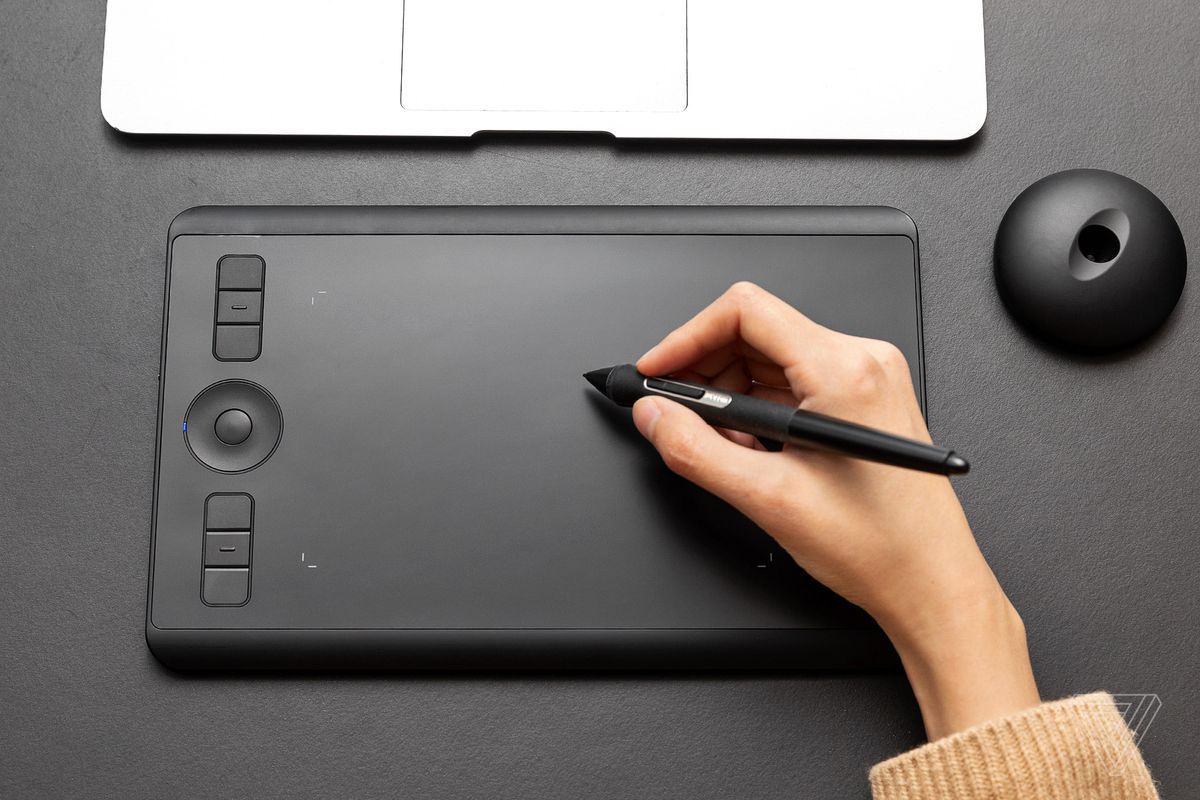 Графический планшет Wacom Intuos Pro small